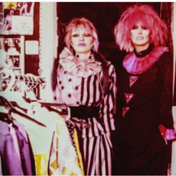 We’re doing it LIVE - Picture 6 of 6